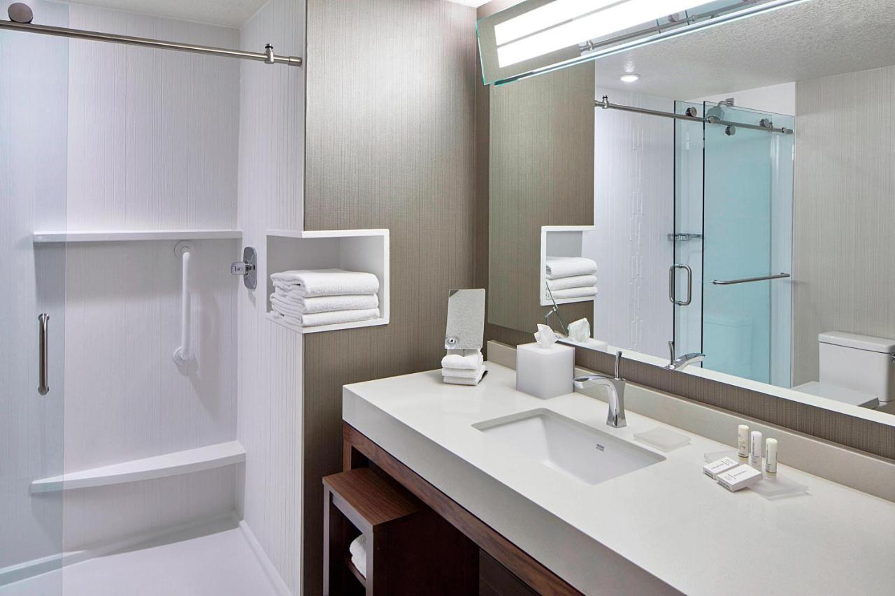 Courtyard By Marriott Minneapolis West Saint Louis Park Buitenkant foto