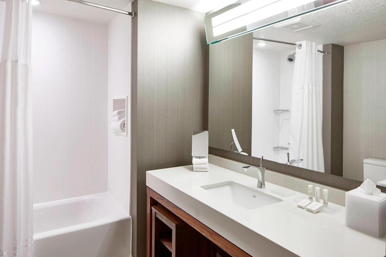 Courtyard By Marriott Minneapolis West Saint Louis Park Buitenkant foto