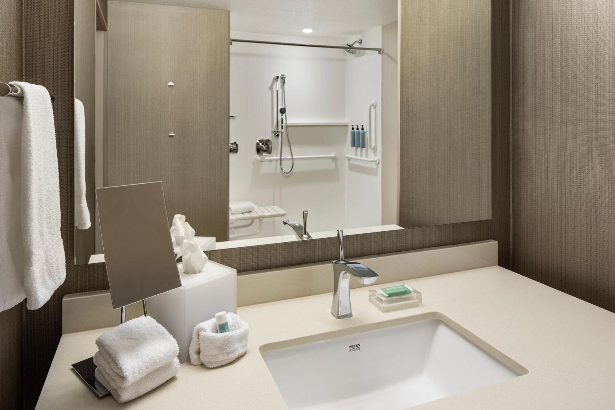 Courtyard By Marriott Minneapolis West Saint Louis Park Buitenkant foto