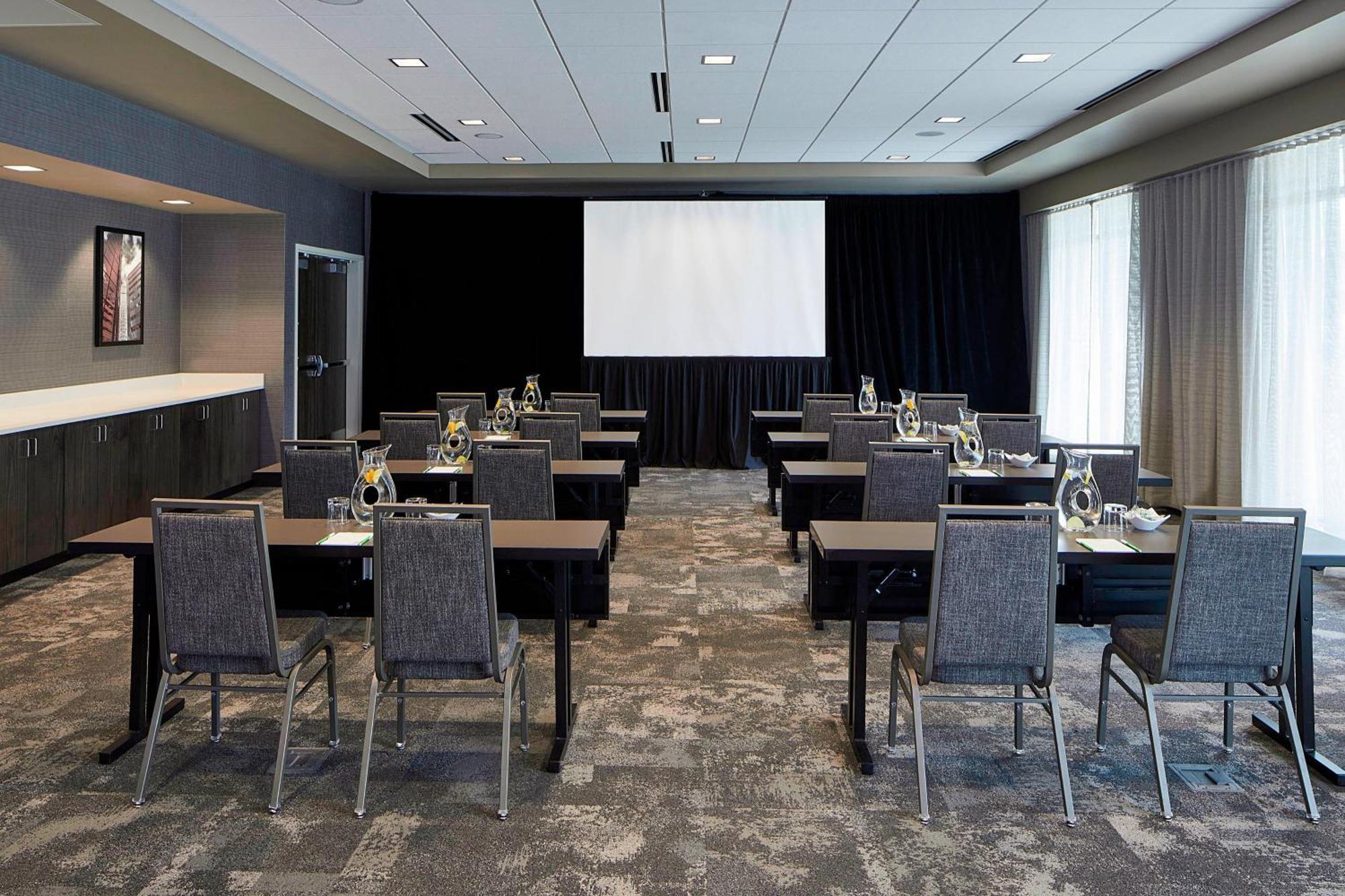 Courtyard By Marriott Minneapolis West Saint Louis Park Buitenkant foto